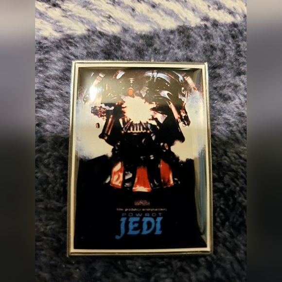 Loungefly Star Wars Return Of The Jedi 40th Anniversary International Poster Pin - Picture 1 of 2